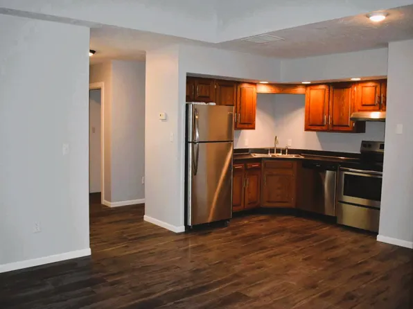 16950 Woodland Dr APT 9, Three Rivers, MI 49093