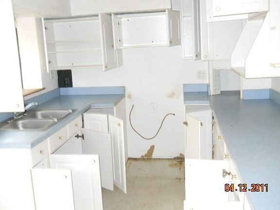 4th image of 907 Dakota Ave