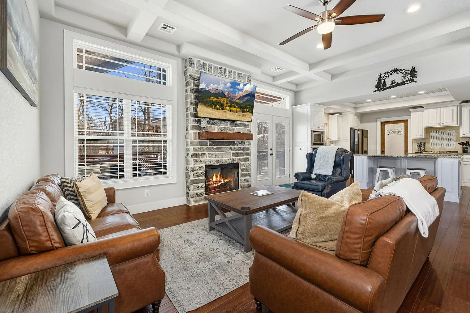 5 bed, 3.0 bath, 3046 sqft, $7,025 — Photo 3