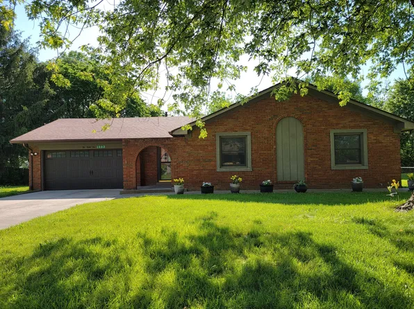 1082 Waterford Dr, Greenwood, IN 46142