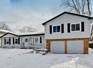 676 Marine Dr, Wauconda, IL 60084