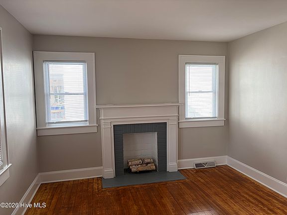 3rd image of 1113 Forbes St