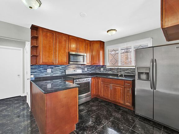 3rd image of 4536 S Lawler Ave