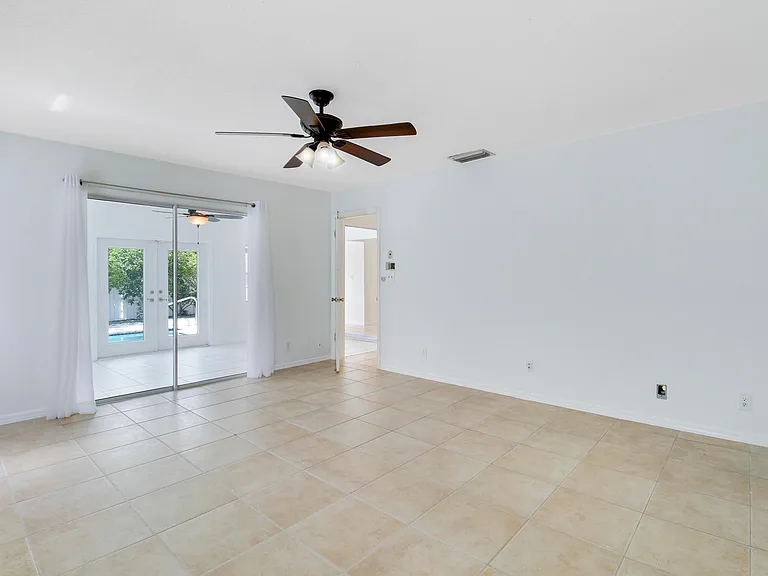 6118 Barbara St — Photo 23