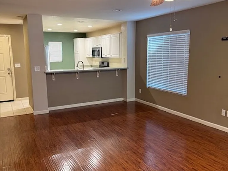 10 White Lily Ct — Photo 14