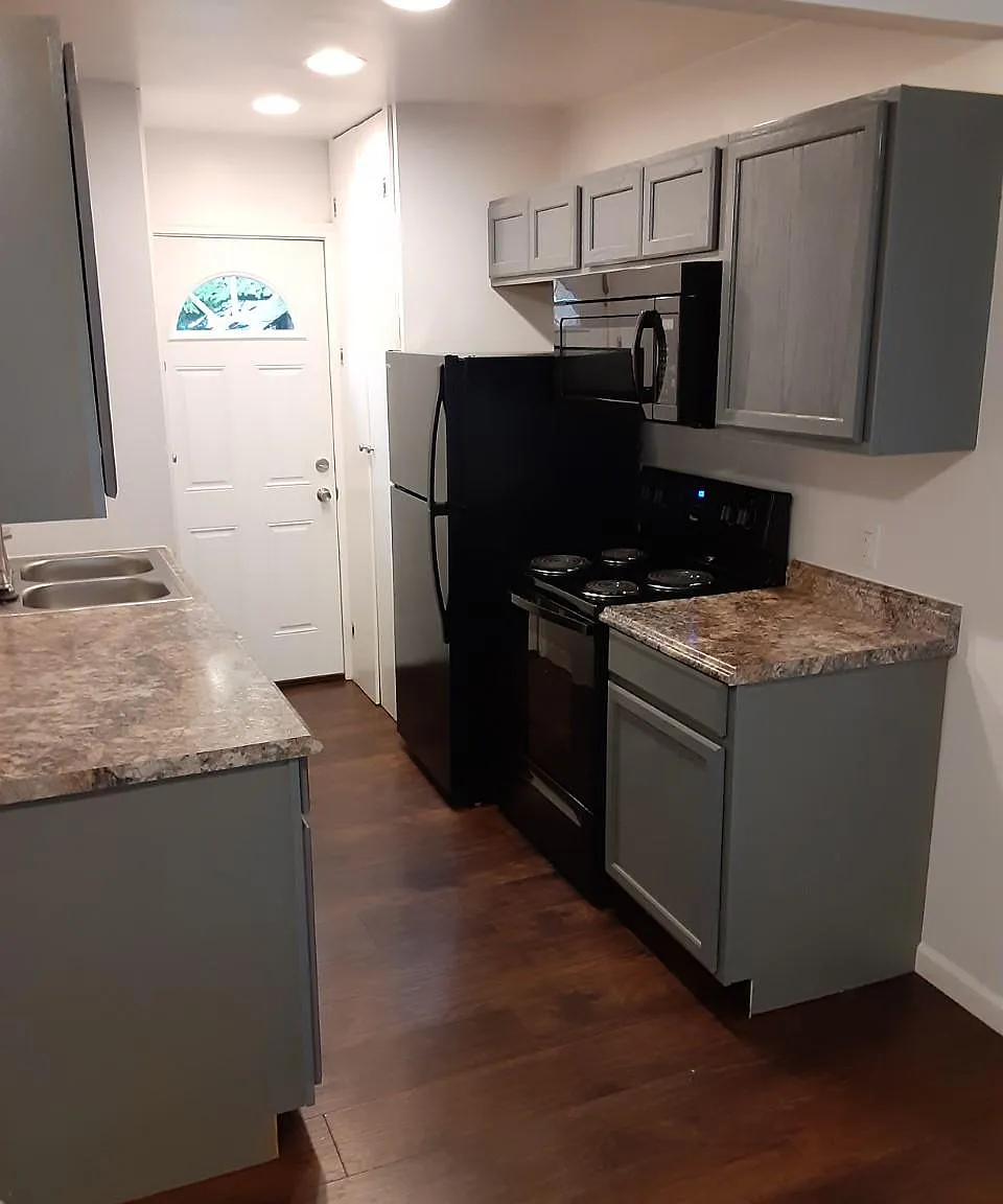 2 bed, 675 sqft, $1,595 — Photo 2