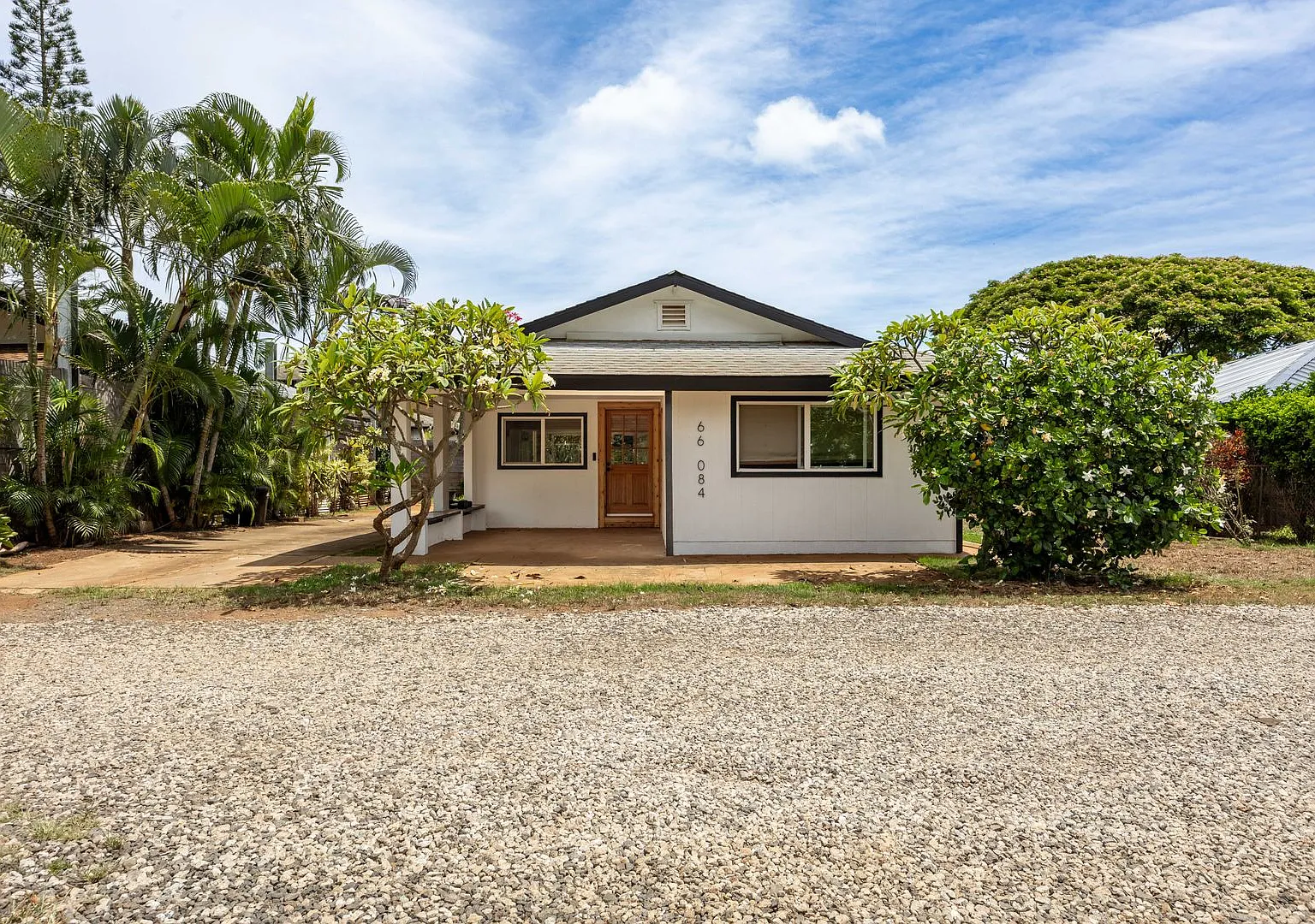 Newly Renovated 2 bed / 1 bath home in Halei'wa — Photo 1