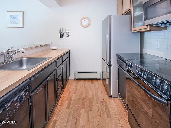 5th image of 264 Eagle Dr #107