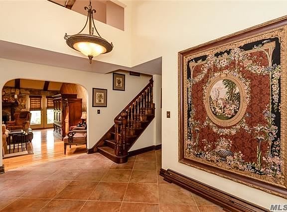 2nd image of 360 Annadale Dr