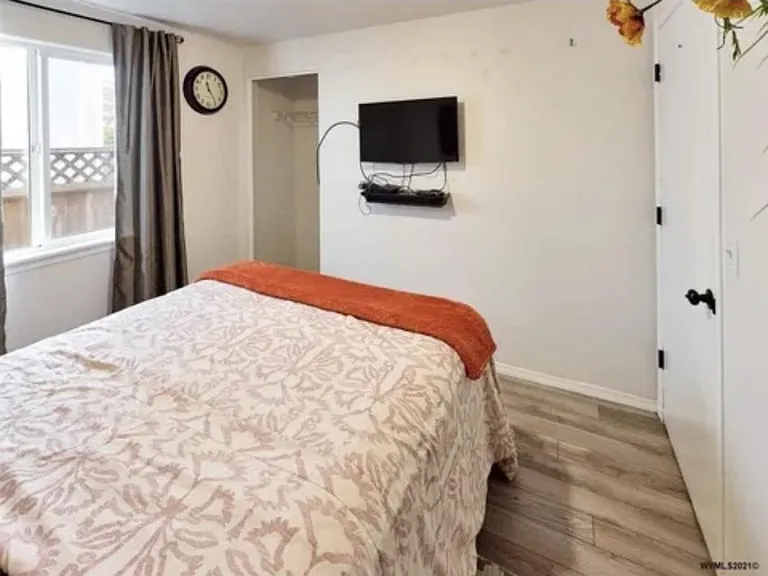 1307 Aqua St SE — Photo 12
