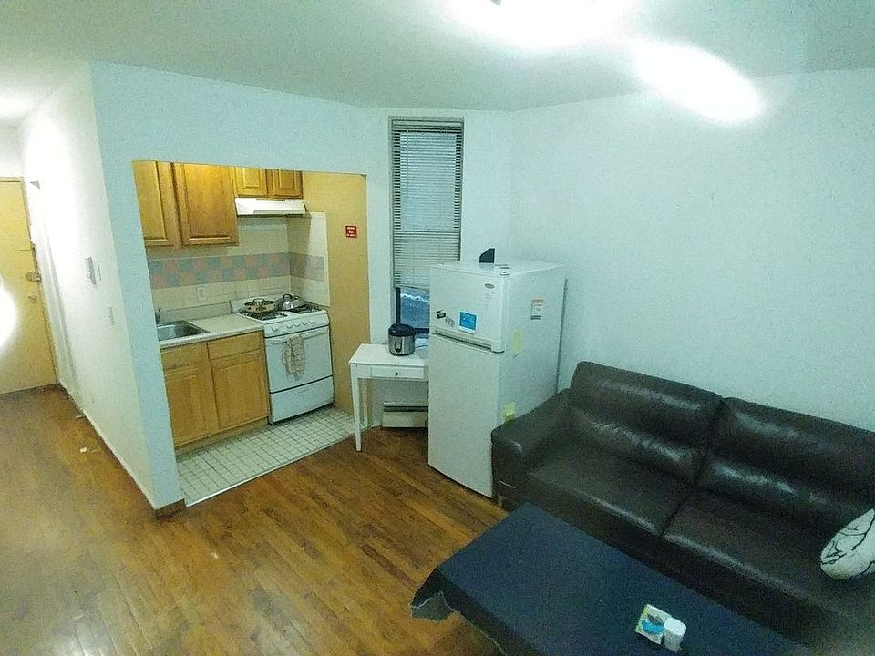 1st image of 14 Orchard St #4