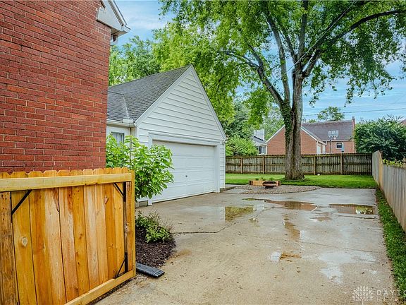 3rd image of 416 Greenmount Blvd