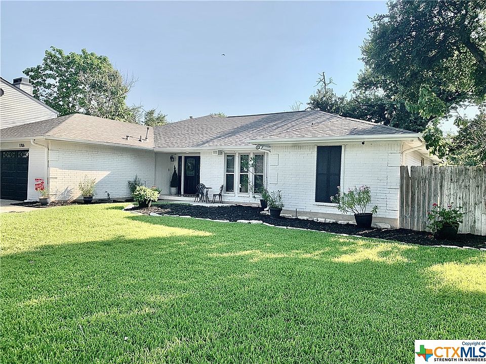 1st image of 1706 Oakridge Dr