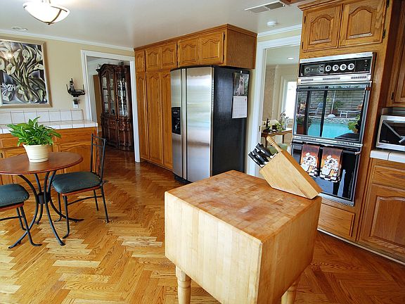 Spacious Kitchen