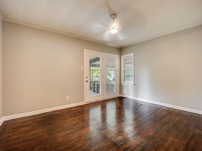 2823 Independence St — Photo 10