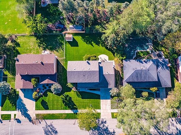 2nd image of 8231 Arrowhead Ln