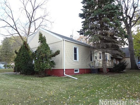 2nd image of 723 E Rose St