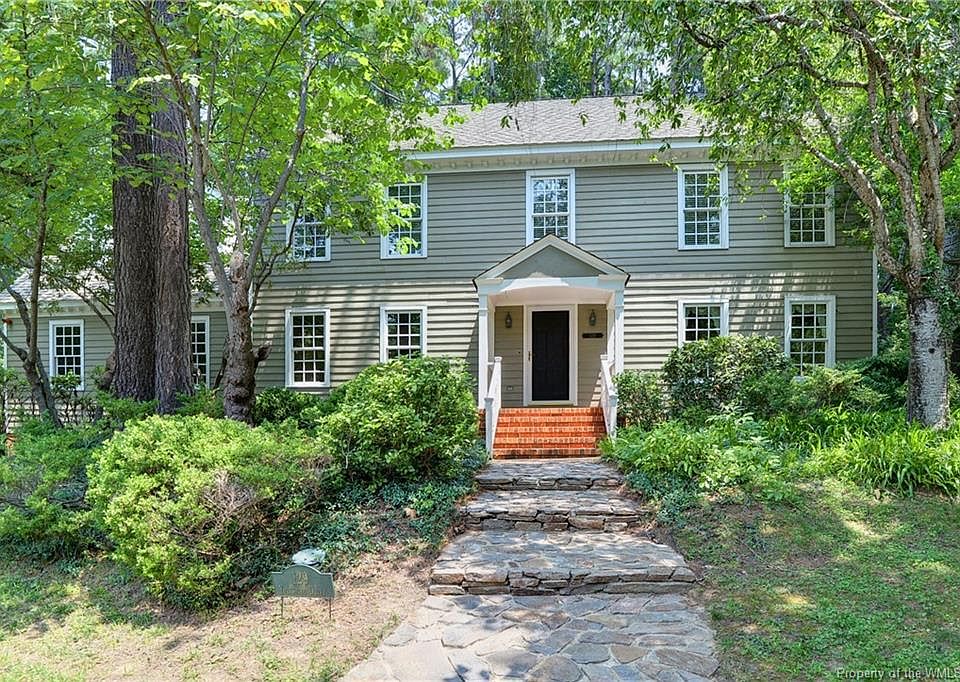 1st image of 129 Yorkshire Dr