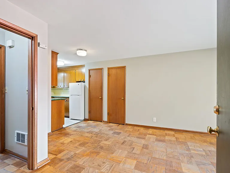 Parkdell Apartments — Photo 5