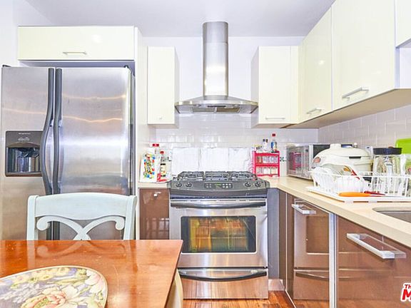 5th image of 848 S Irolo St #407
