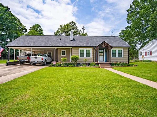 412 Wall St, Lexington, NC 27292