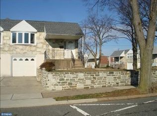 9816 Hoff St, Philadelphia, PA 19115