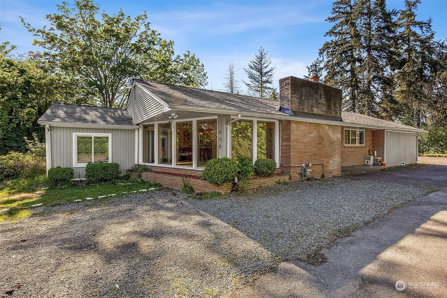 409 138th Street E photo 1