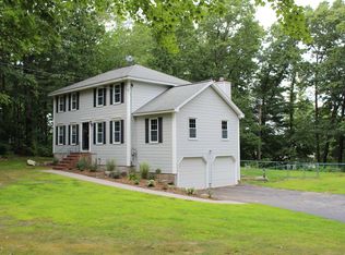 5 Currier Dr, Londonderry, NH 03053