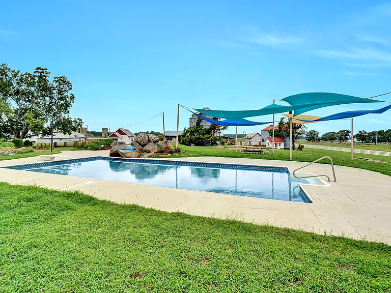 2565 Highway 560 — Photo 24