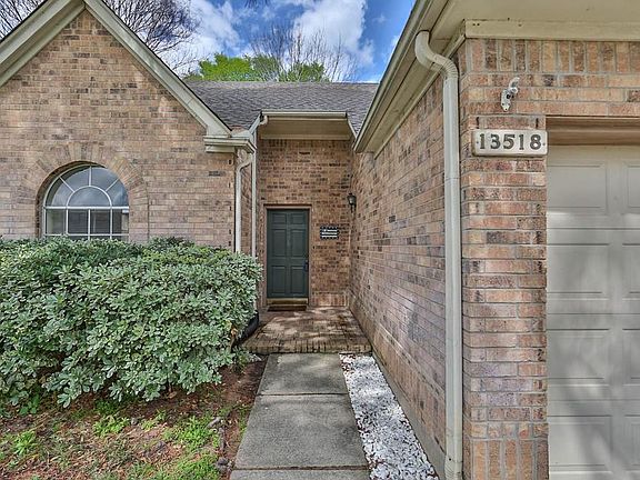 3rd image of 13518 Ryanwood Dr