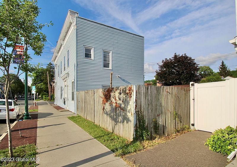 4th image of 532 5th Avenue