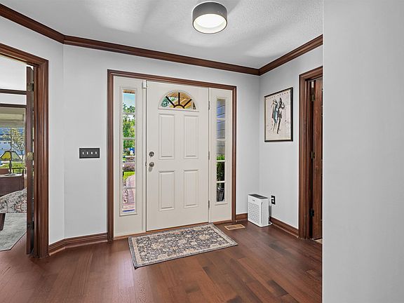 4th image of 1544 Vintners Way