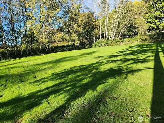 4th image of 9859 Redmond Woodinville Road NE
