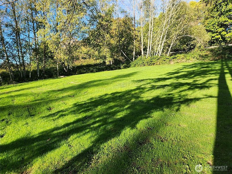 4th image of 9859 Redmond Woodinville Road NE