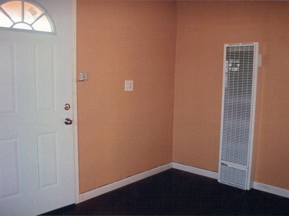 3rd image of 9226 Croesus Ave