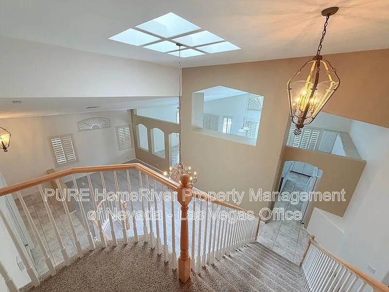 3 bed, 3.0 bath, 2539 sqft, $3,200 — Photo 3