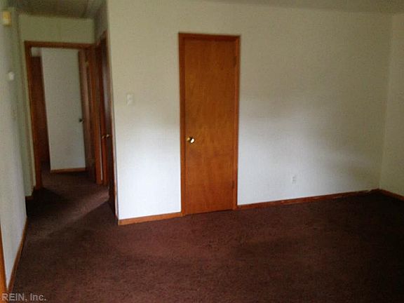 3rd image of 8953 Tidewater Dr