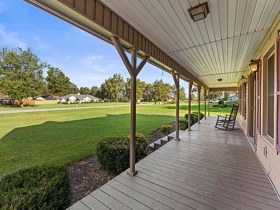 5th image of 104 Plantation Way