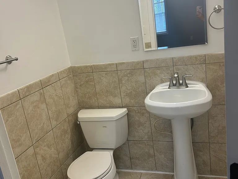 1209 Madison St NW #3 — Photo 7