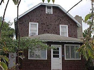 24 Huron St, Ocean Beach, NY 11770