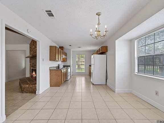 3rd image of 15709 Treasurer Ave