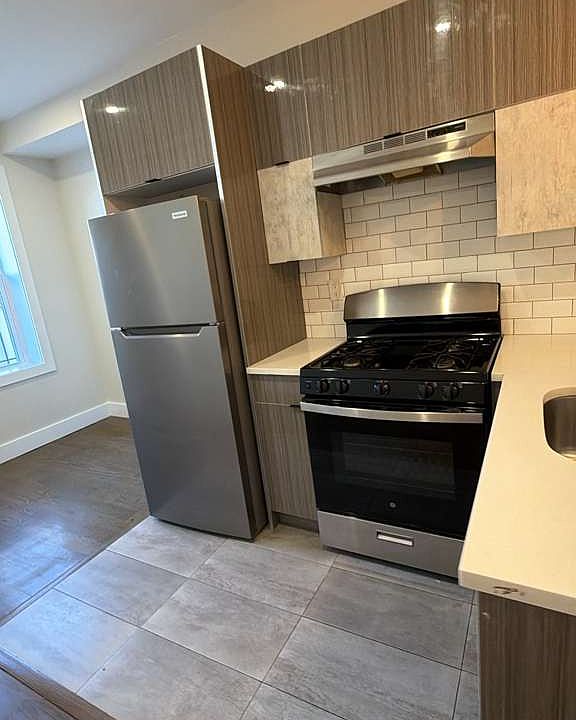 1st image of 535 Hawthorne Ave APT 103