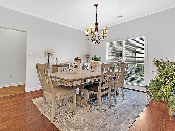 5th image of 9039 Stonedale Dr