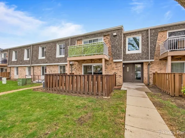 4704 Euclid Ave APT 1A, Rolling Meadows, IL 60008