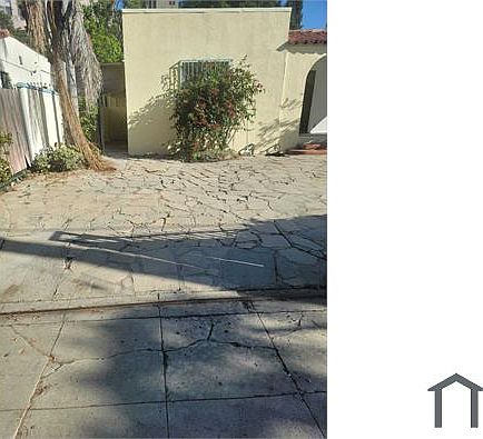 3rd image of 6467 Lexington Ave