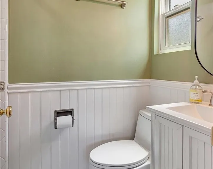 1522 W Robin Rd — Photo 12