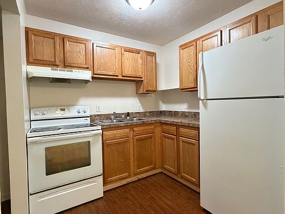 5th image of 190 Macey Ave #21
