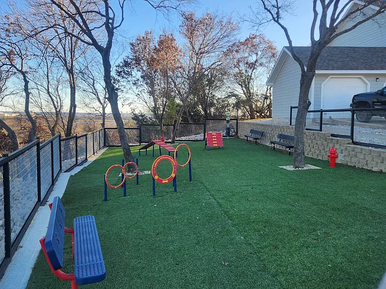 Lakeview Apartments — Photo 12