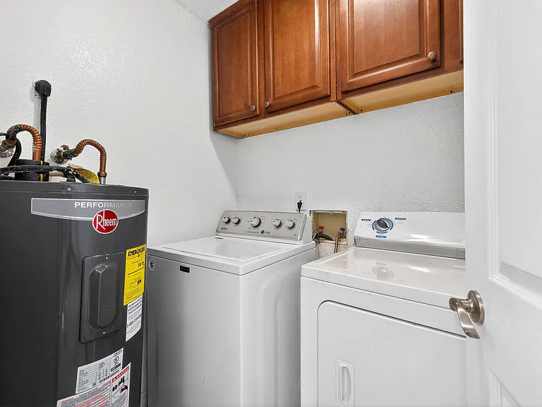 1303 SW 16th Ter #101 — Photo 10