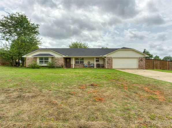 1724 E Mohr Ln, Mustang, OK 73064